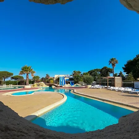 Camping Domaine Les Mûriers Vendres