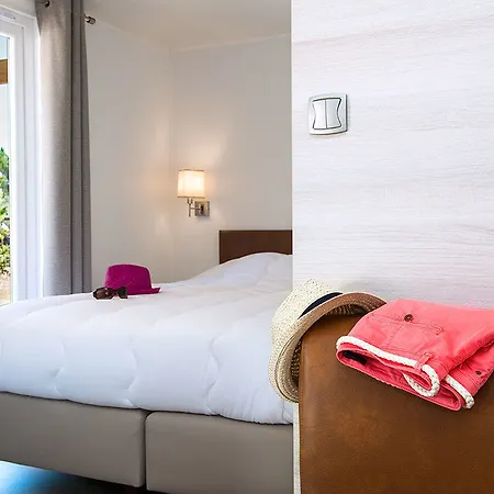 Domaine Les Mûriers Camping 4*