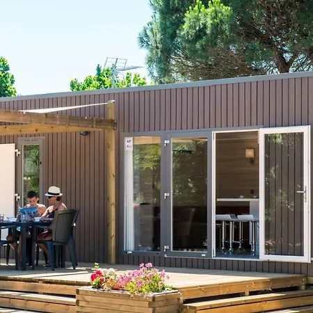 Domaine Les Mûriers Camping